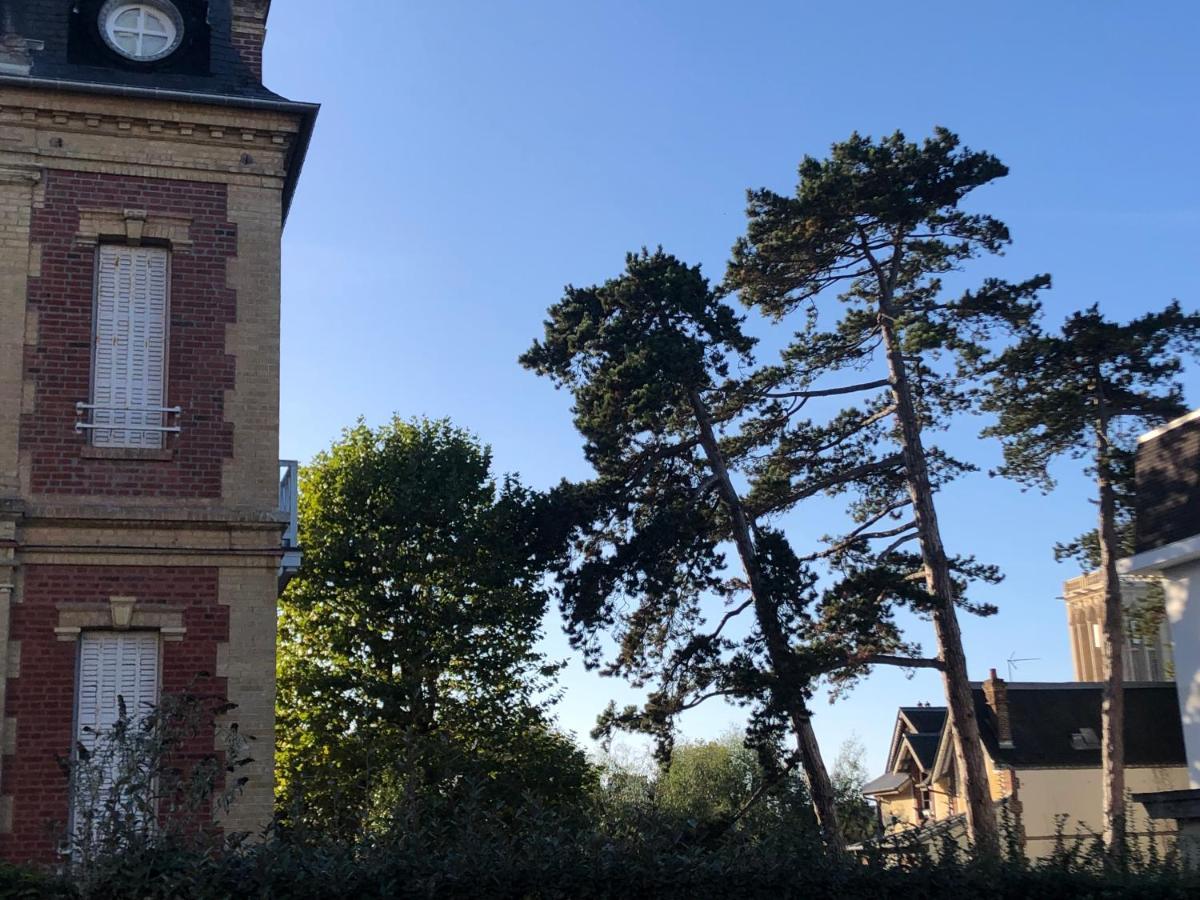 Les Pins Penches Leilighet Villers-sur-Mer Eksteriør bilde